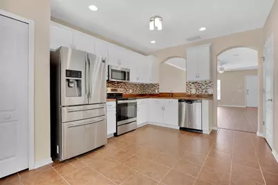 15834 Fishhawk View Drive, Lithia, FL 33547 - Photo 2