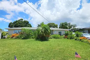 11645 Oxford St, Seminole, FL 33772 - Photo 2