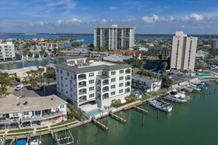 211 Dolphin Point, Clearwater Beach, FL 33767 - Photo 14