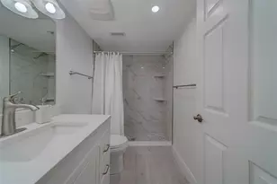 205 Dolphin Point, Clearwater Beach, FL 33767 - Photo 30