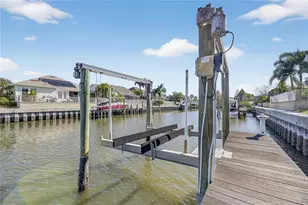 415 Islebay Dr, Apollo Beach, FL 33572 - Photo 2