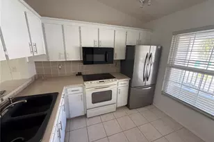 216 Sun Vista Ct S, Treasure Island, FL 33706 - Photo 8