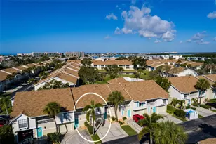 216 Sun Vista Ct S, Treasure Island, FL 33706 - Photo 2