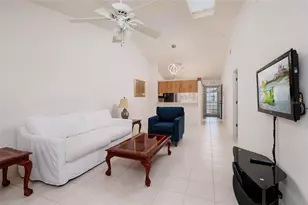216 Sun Vista Ct S, Treasure Island, FL 33706 - Photo 4