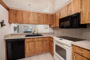 216 Sun Vista Ct S, Treasure Island, FL 33706 - Photo 10