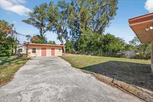 902 Marshall St, Clearwater, FL 33755 - Photo 4