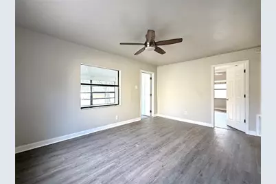 5530 Crissman Drive N, Saint Petersburg, FL 33714 - Photo 12