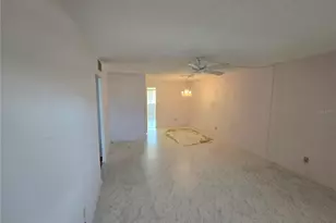 5095 Bay St NE, Saint Petersburg, FL 33703 - Photo 2