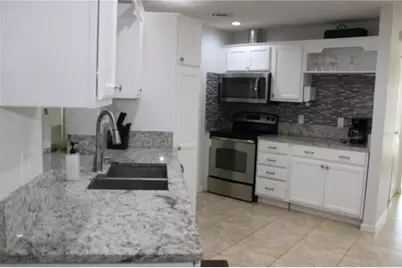 7655 Cardiff Court, Saint Petersburg, FL 33709 - Photo 10