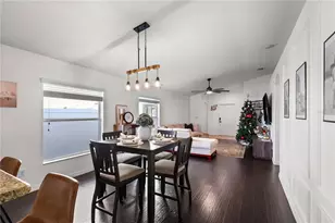 1325 Pasadena Bloom Ln, Ruskin, FL 33570 - Photo 16