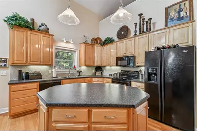 12715 Linda Drive, Tampa, FL 33612 - Photo 10