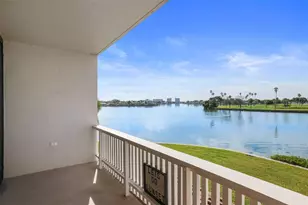 450 Treasure Island Causeway, Treasure Island, FL 33706 - Photo 2
