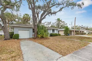 727 27th Ave S, Saint Petersburg, FL 33705 - Photo 1