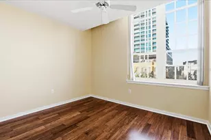 701 Mirror Lake Dr N, Saint Petersburg, FL 33701 - Photo 14