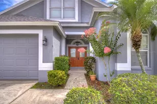 30305 Ingalls Ct, Wesley Chapel, FL 33543 - Photo 4
