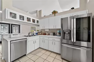 924 Micanopy Dr, Lakeland, FL 33813 - Photo 12