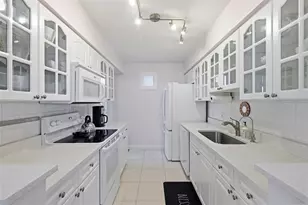 2039 Pine Ridge Dr, Clearwater, FL 33763 - Photo 14