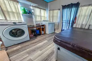 37331 Hammond Dr, Zephyrhills, FL 33541 - Photo 18