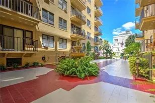 130 4th Ave N, Saint Petersburg, FL 33701 - Photo 2