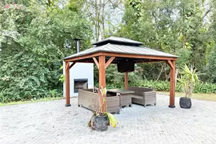 1004 Lake Charles Cir, Lutz, FL 33548 - Photo 56