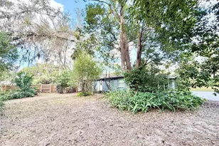 1004 Lake Charles Cir, Lutz, FL 33548 - Photo 58