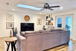 1004 Lake Charles Cir, Lutz, FL 33548 - Photo 10