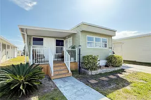 7129 Mt Arlington Dr NE, Saint Petersburg, FL 33702 - Photo 1