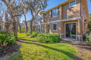5722 Kinglethill Dr, Lithia, FL 33547 - Photo 2