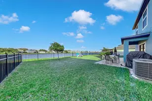 10136 Newminster Loop, Ruskin, FL 33573 - Photo 16