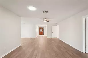 2009 Hereford Dr, Sun City Center, FL 33573 - Photo 4