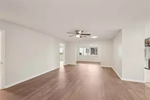 2009 Hereford Dr, Sun City Center, FL 33573 - Photo 6