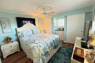 663 Mt Key Ave NE, Saint Petersburg, FL 33702 - Photo 8