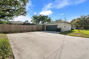 202 S Shore Crest Dr, Tampa, FL 33609 - Photo 42