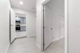 202 S Shore Crest Dr, Tampa, FL 33609 - Photo 30