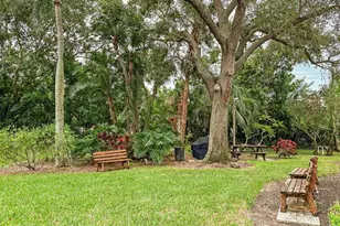220 Pineneedle Dr, Bradenton, FL 34210 - Photo 26