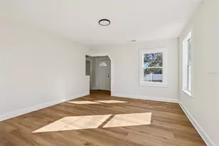 305 28th St S, Saint Petersburg, FL 33712 - Photo 10