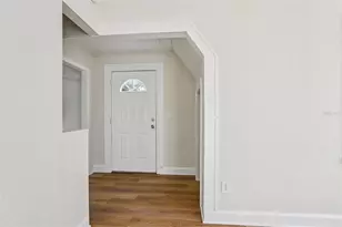 305 28th St S, Saint Petersburg, FL 33712 - Photo 8