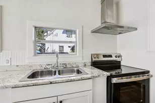 305 28th St S, Saint Petersburg, FL 33712 - Photo 20