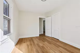 305 28th St S, Saint Petersburg, FL 33712 - Photo 14
