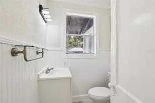 305 28th St S, Saint Petersburg, FL 33712 - Photo 22