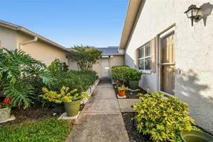 3325 37th Way S, Saint Petersburg, FL 33711 - Photo 2