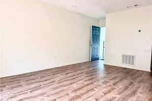 284 115th Ave N, Saint Petersburg, FL 33716 - Photo 2