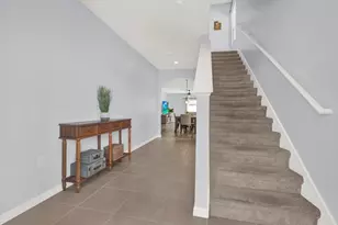 32620 Abby Lax Ln, Wesley Chapel, FL 33543 - Photo 4