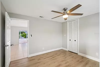 2180 Dolphin Boulevard S, Saint Petersburg, FL 33707 - Photo 24