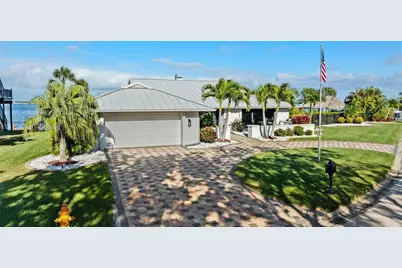 5791 Westshore Drive, New Port Richey, FL 34652 - Photo 2
