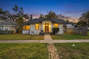 1326 13th Ave S, Saint Petersburg, FL 33705 - Photo 1