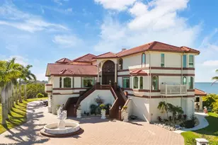 2115 Alexis Ct, Tarpon Springs, FL 34689 - Photo 2