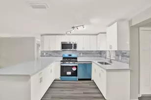 5038 Galaxy Dr, New Port Richey, FL 34652 - Photo 4