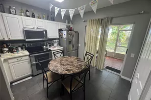 2454 Lake Woodberry Cir, Brandon, FL 33510 - Photo 4