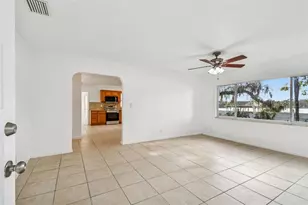 4601 Riverhills Dr, Tampa, FL 33617 - Photo 4